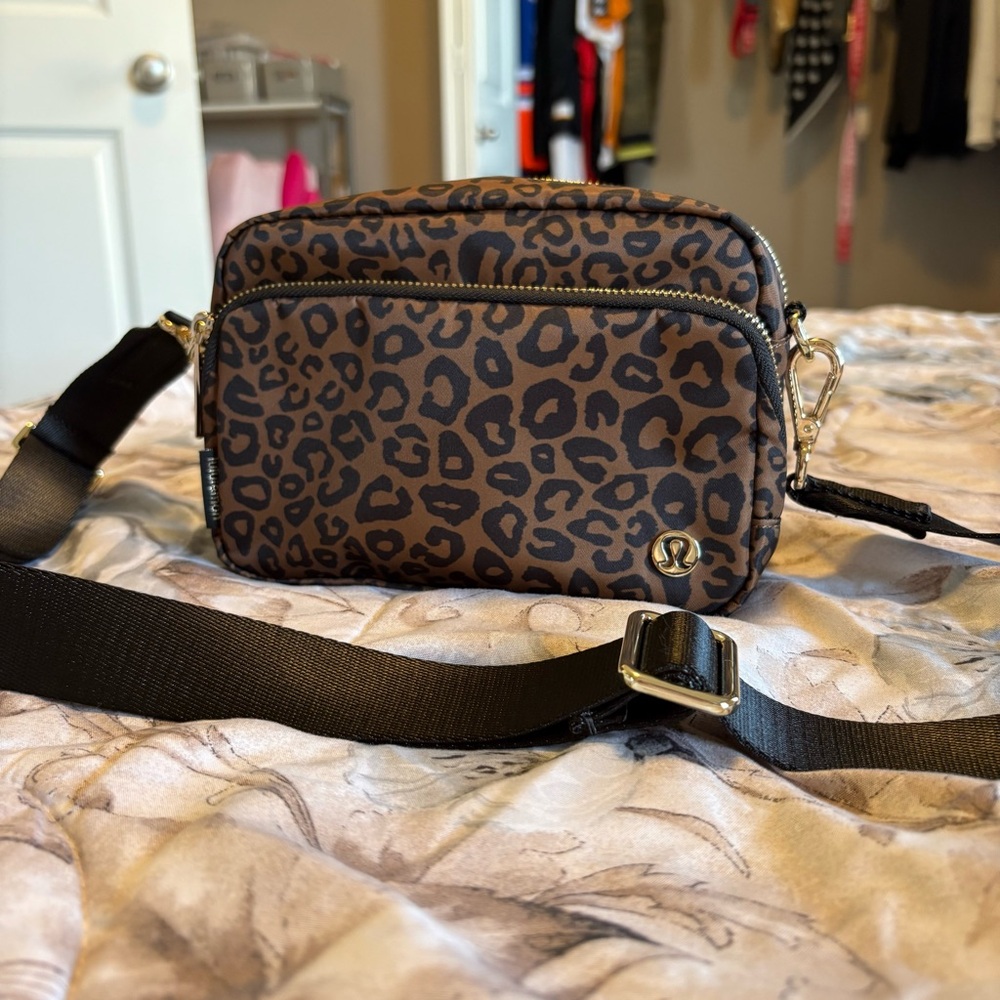 Lululemon Crossbody Bag 2L Cheetah Print NWOT